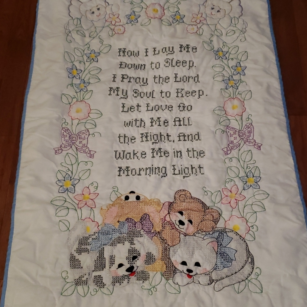 Hand stitched baby quilt excellent condition